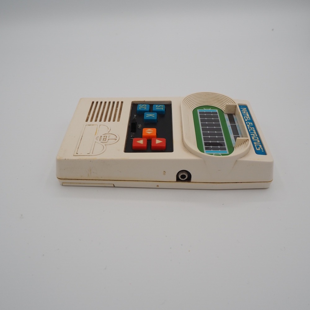 Vintage 1977 Mattel Electronics Football Handheld Game Retro- Tested & Works - Picture 4 of 9